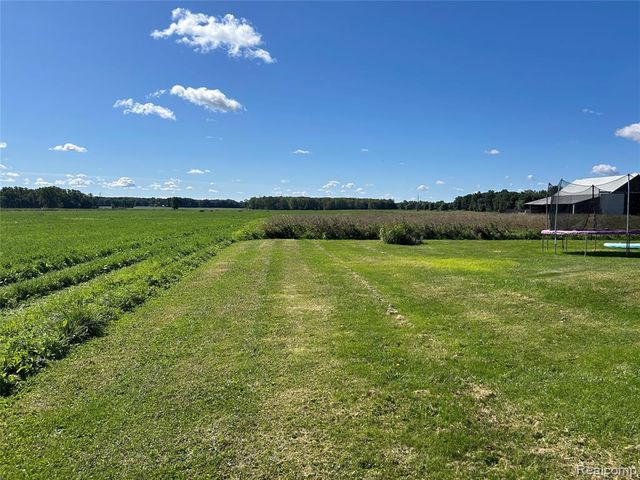 16401 Almont Road, Allenton, MI 48002
