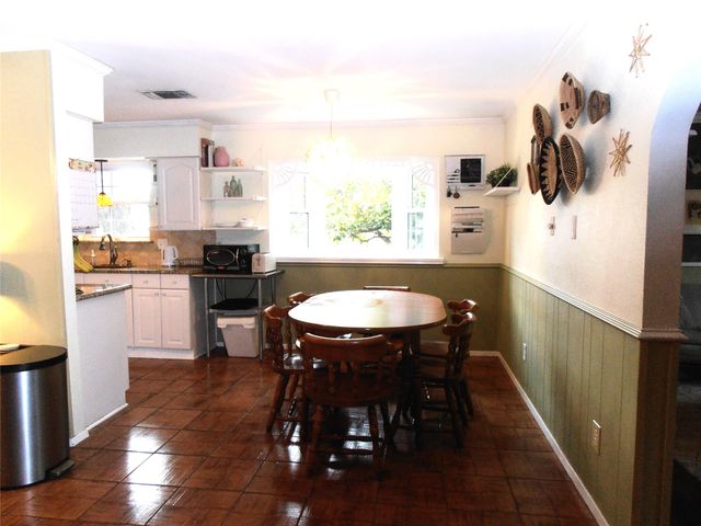 2911 Norwood Lane, Arlington, TX 76013