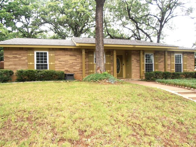2911 Norwood Lane, Arlington, TX 76013