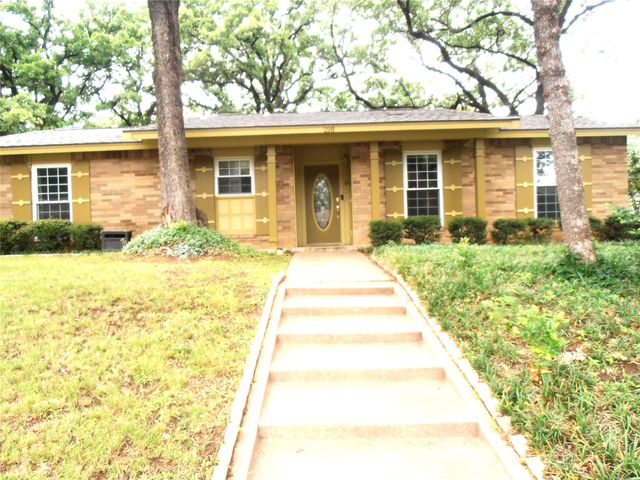 2911 Norwood Lane, Arlington, TX 76013