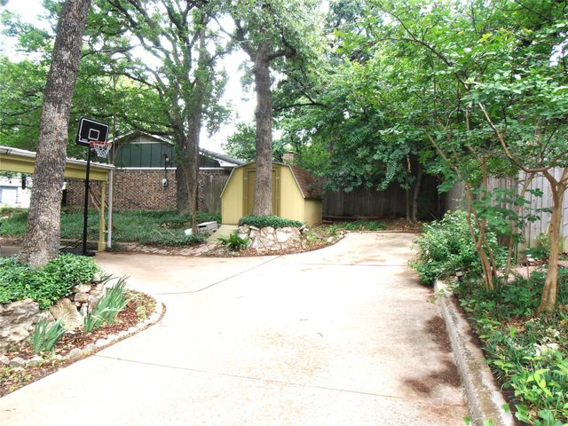 2911 Norwood Lane, Arlington, TX 76013