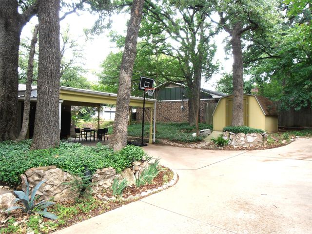 2911 Norwood Lane, Arlington, TX 76013