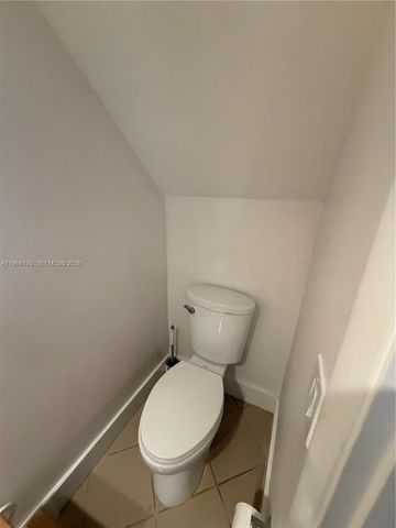 350 Grapetree Dr 410, Key Biscayne, FL 33149