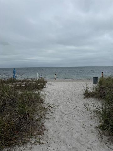 350 Grapetree Dr 410, Key Biscayne, FL 33149