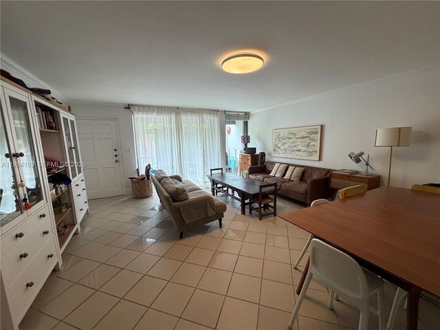 350 Grapetree Dr 410, Key Biscayne, FL 33149