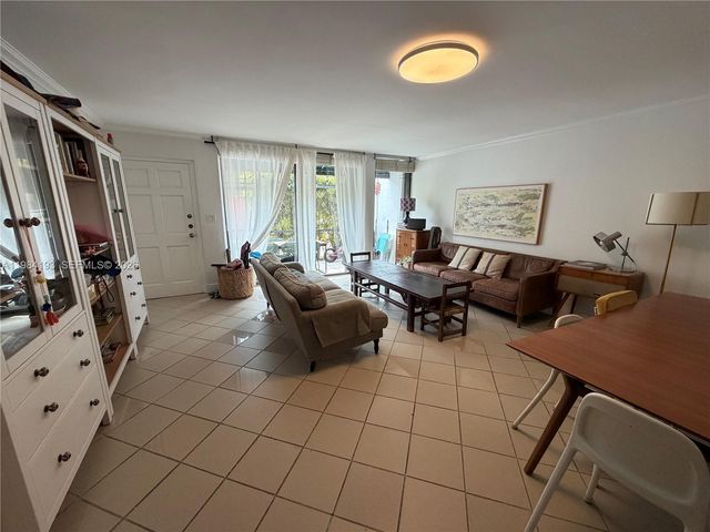 350 Grapetree Dr 410, Key Biscayne, FL 33149