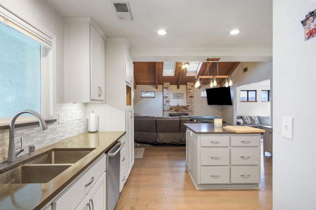 2660 Oxford Ave, Turlock, CA 95382