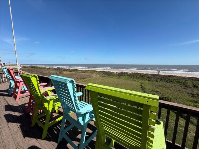 3180 Gulf Castle Drive, Crystal Beach, TX 77650