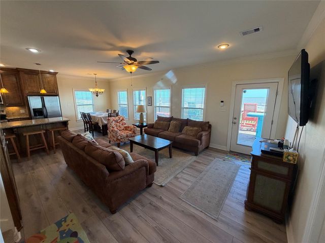 3180 Gulf Castle Drive, Crystal Beach, TX 77650