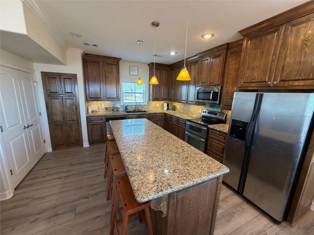 3180 Gulf Castle Drive, Crystal Beach, TX 77650