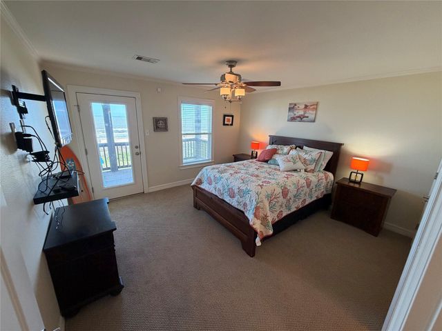 3180 Gulf Castle Drive, Crystal Beach, TX 77650