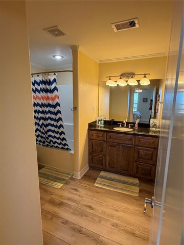 3180 Gulf Castle Drive, Crystal Beach, TX 77650