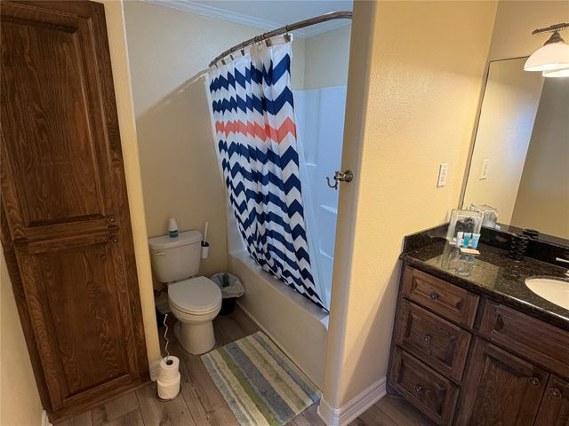 3180 Gulf Castle Drive, Crystal Beach, TX 77650