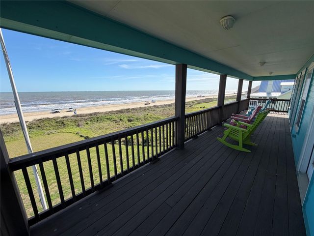 3180 Gulf Castle Drive, Crystal Beach, TX 77650