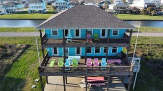 3180 Gulf Castle Drive, Crystal Beach, TX 77650