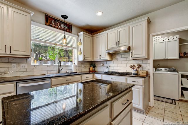 23414 Treemont Park, San Antonio, TX 78261