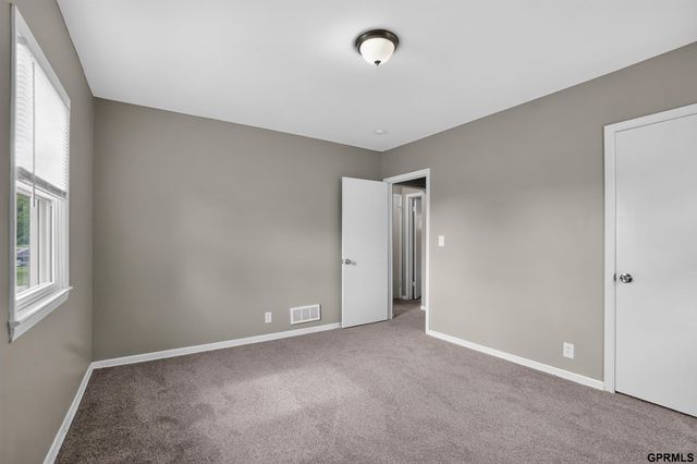 4137 N 62nd Street, Omaha, NE 68104