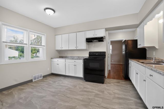 4137 N 62nd Street, Omaha, NE 68104