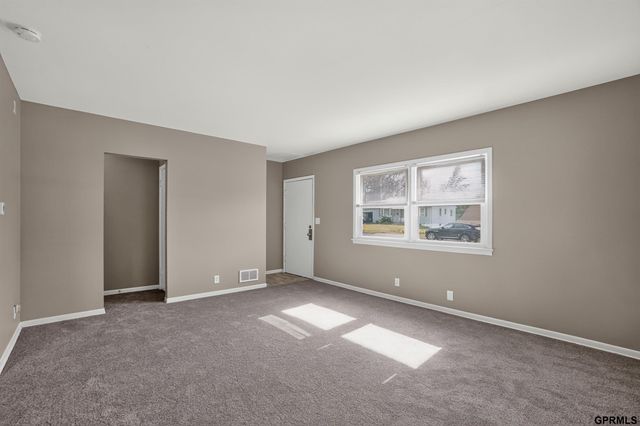 4137 N 62nd Street, Omaha, NE 68104