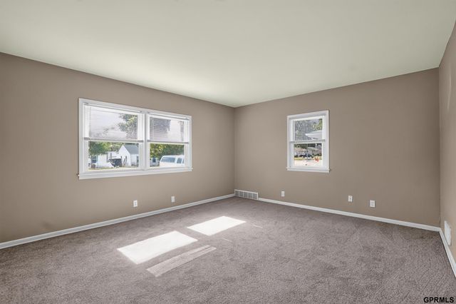 4137 N 62nd Street, Omaha, NE 68104