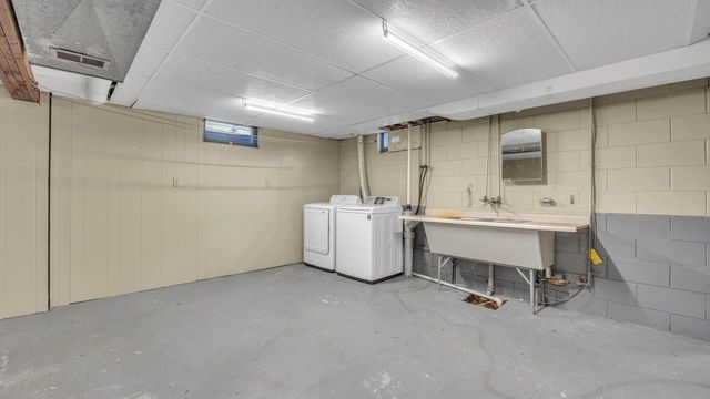 521 Prospect AVENUE, Sheboygan Falls, WI 53085