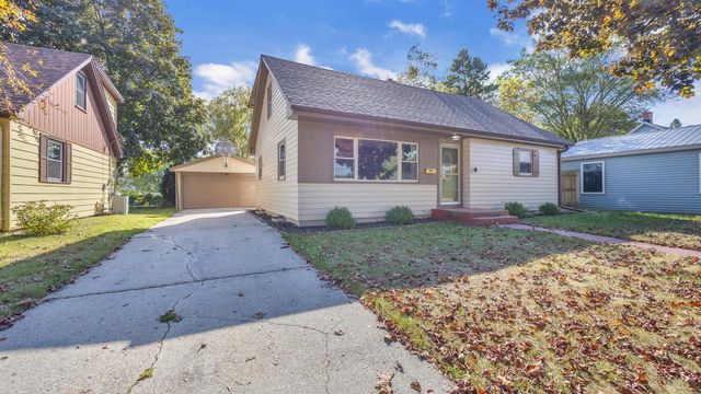 521 Prospect AVENUE, Sheboygan Falls, WI 53085