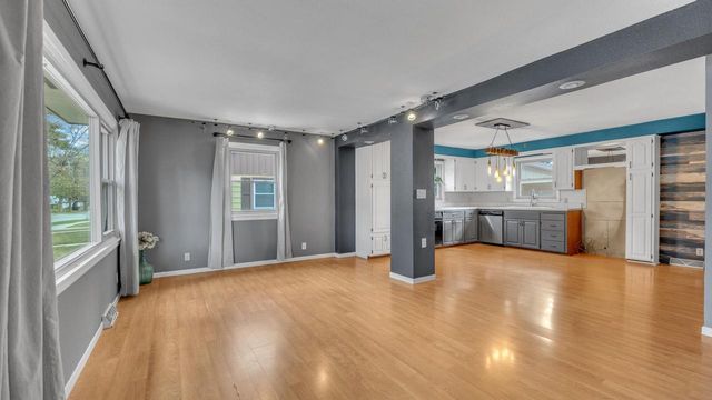 521 Prospect AVENUE, Sheboygan Falls, WI 53085