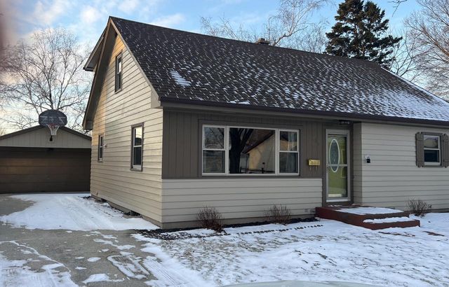 521 Prospect AVENUE, Sheboygan Falls, WI 53085