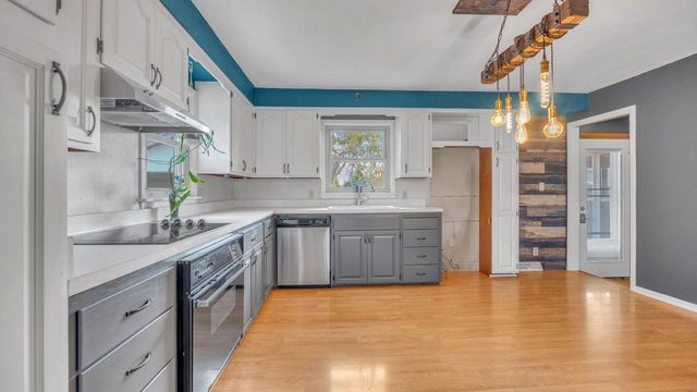 521 Prospect AVENUE, Sheboygan Falls, WI 53085