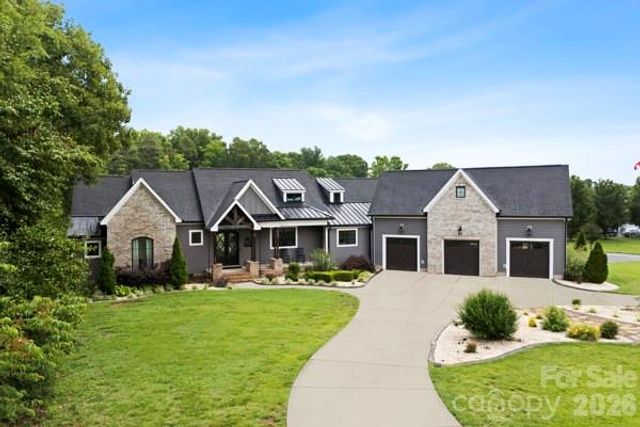 5200 Shoreview Drive, Concord, NC 28025