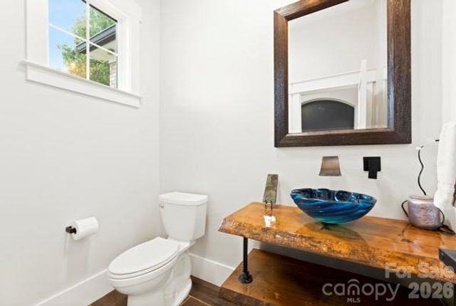 5200 Shoreview Drive, Concord, NC 28025