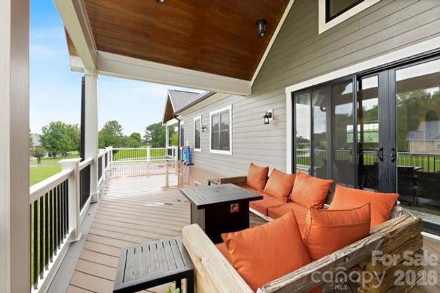 5200 Shoreview Drive, Concord, NC 28025