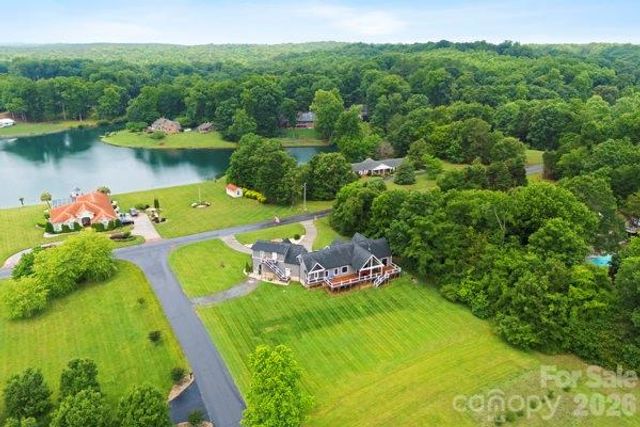 5200 Shoreview Drive, Concord, NC 28025