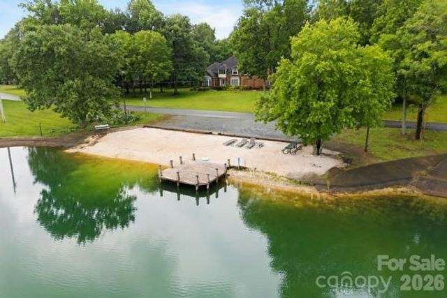 5200 Shoreview Drive, Concord, NC 28025