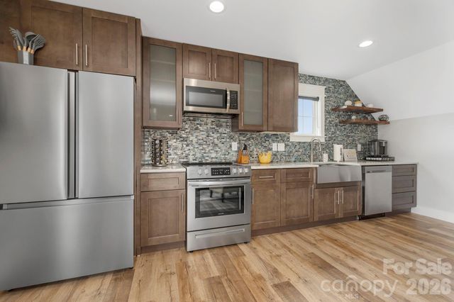 5200 Shoreview Drive, Concord, NC 28025