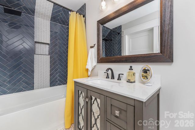 5200 Shoreview Drive, Concord, NC 28025