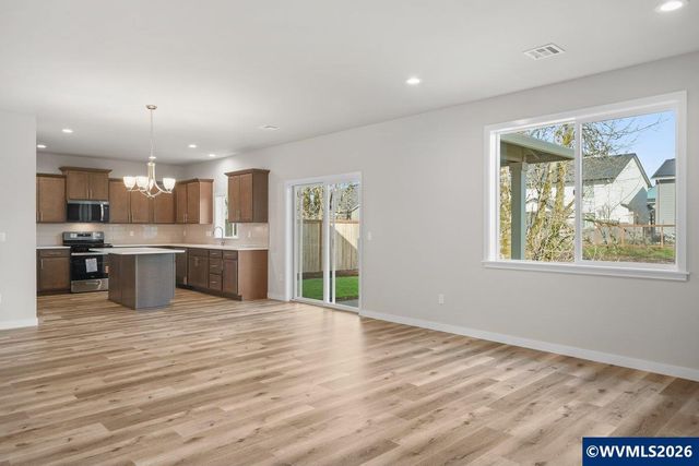 238 NW Newcastle St, Dallas, OR 97338