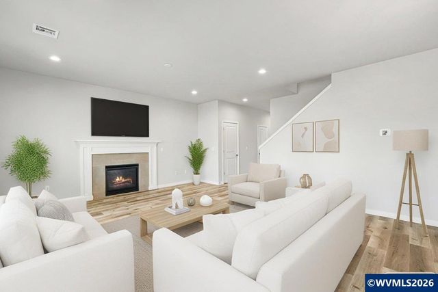 238 NW Newcastle St, Dallas, OR 97338