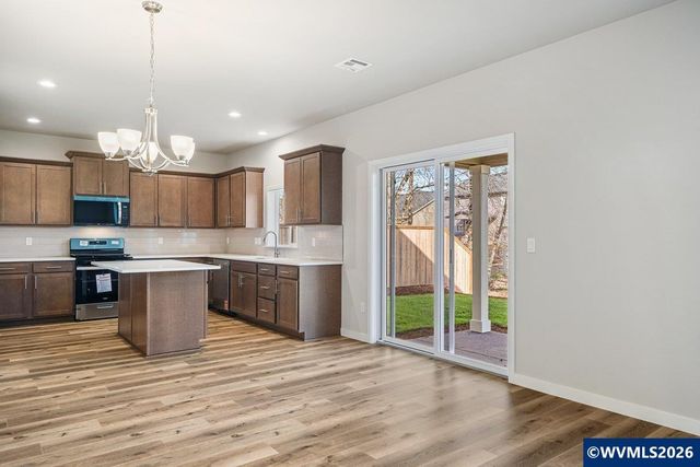 238 NW Newcastle St, Dallas, OR 97338