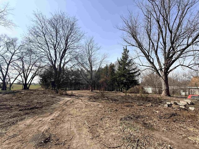 3230 S Oakhill Avenue, Janesville, WI 53546