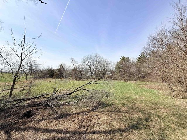 3230 S Oakhill Avenue, Janesville, WI 53546
