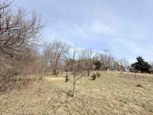 3230 S Oakhill Avenue, Janesville, WI 53546