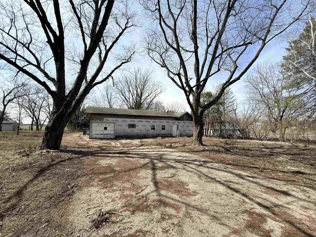 3230 S Oakhill Avenue, Janesville, WI 53546