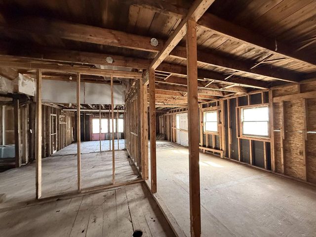 3230 S Oakhill Avenue, Janesville, WI 53546