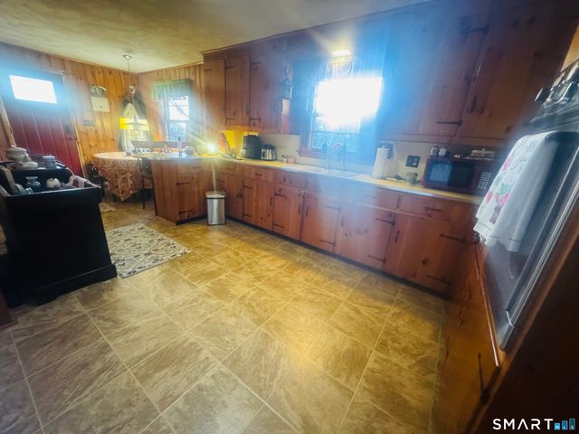 169 Moosup Pond Road, Plainfield, CT 06239