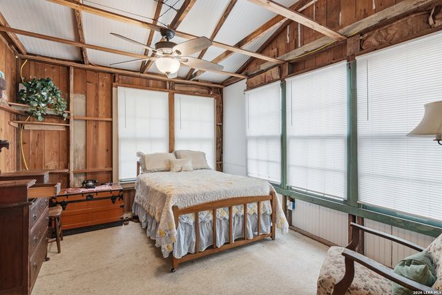 842 Burkett, Seguin, TX 78155