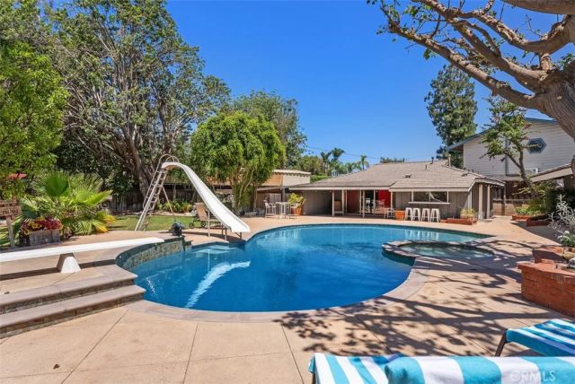 1632 SE Skyline Drive, North Tustin, CA 92705