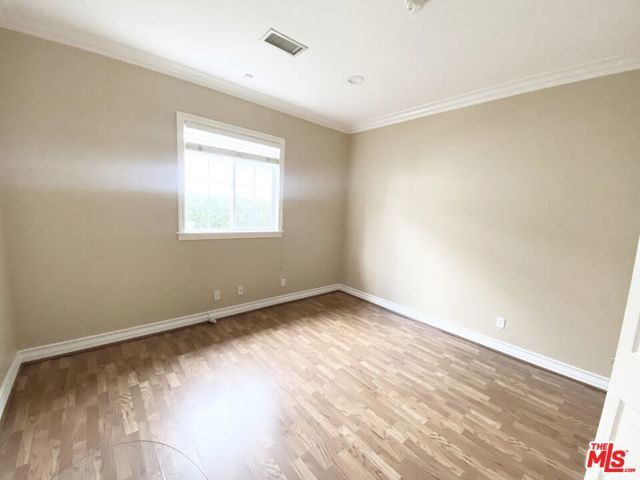5960 Topeka Drive, Los Angeles, CA 91356