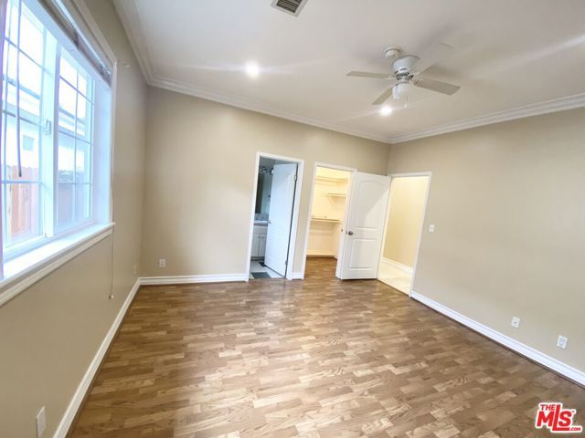 5960 Topeka Drive, Los Angeles, CA 91356