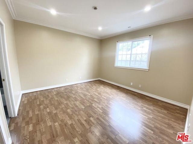 5960 Topeka Drive, Los Angeles, CA 91356